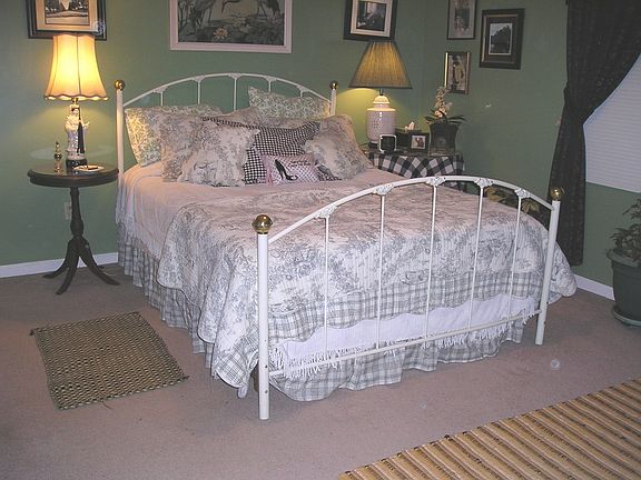 5th image of 695 Creekside Dr