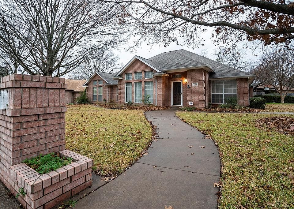 1st image of 3728 Snow Creek Dr