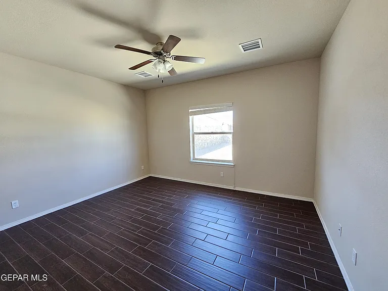 2217 Furtherpoint Pl — Photo 9