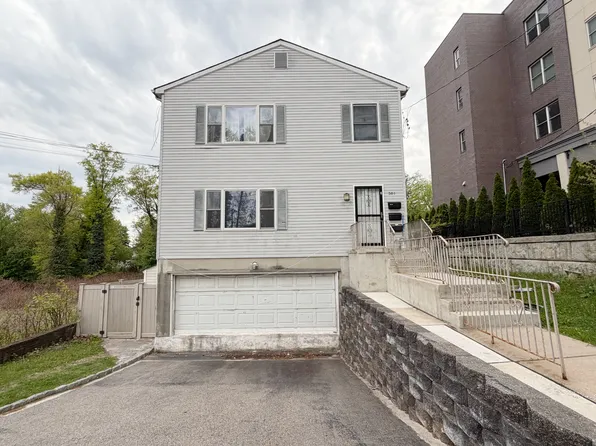 361 Fort Lee Rd Unit 1, Teaneck, NJ 07666