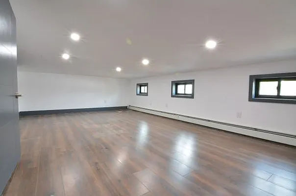 Rented by David Hirsch, LREB | media 37