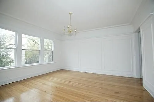 931 Michigan Ave APT 1W photo 1