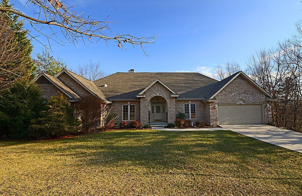 1st image of 33 Bacham Ln