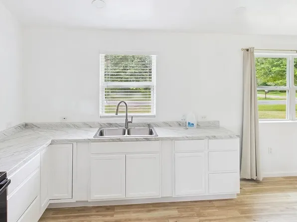 4031 Fairview Dr, Orange, TX 77630