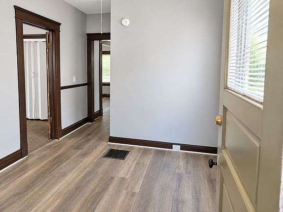 3rd image of 2055 W 87th St