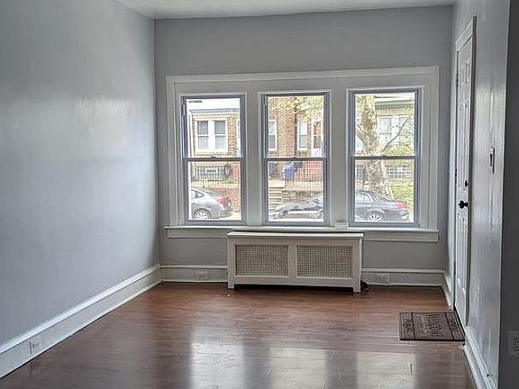 2nd image of 886 E Sanger St