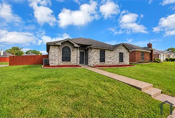 2137 Emerald Oaks