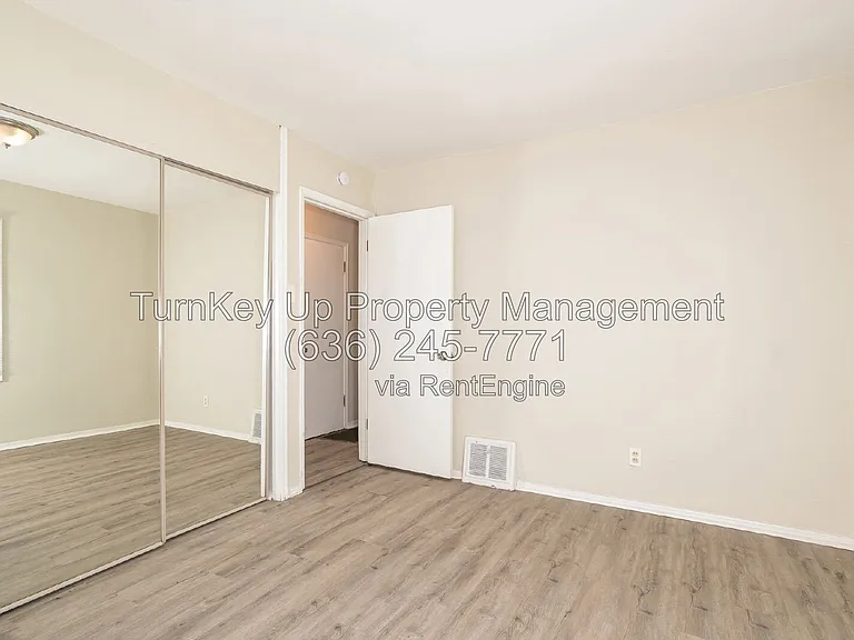 10300 Ross Cir — Photo 9