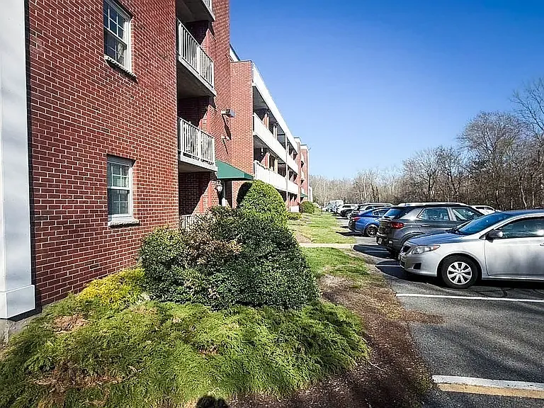 50 Webster St #104 — Photo 27