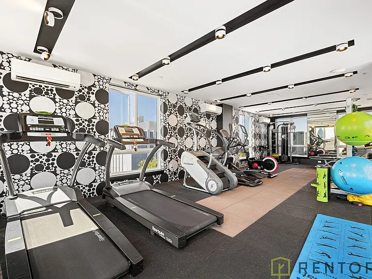 58 Palmetto St #4C — Photo 11