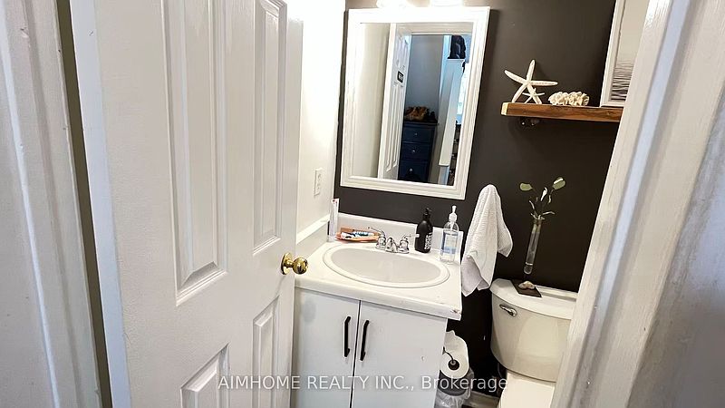 Oakville Townhouse for rent - 3 Bedrooms — photo 11