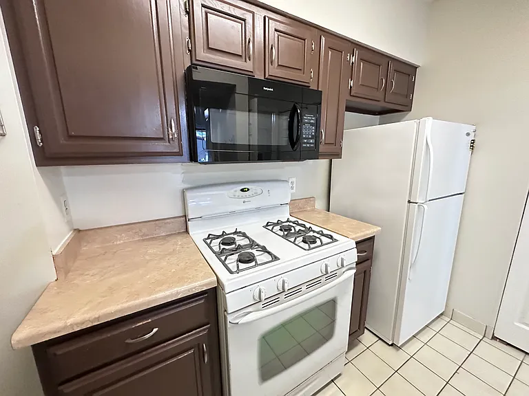 147 Kelton St #311 — Photo 6