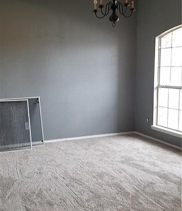 3rd image of 2835 Earle Dr