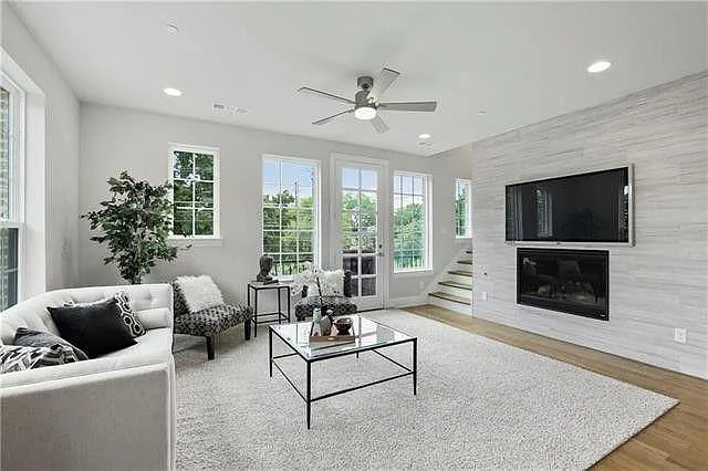1900 Caddo St #4 — Photo 4
