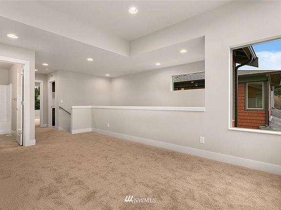 4th image of 23526 SE 36th Ct