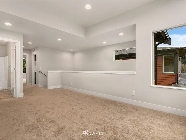 23526 SE 36th Ct — Photo 4