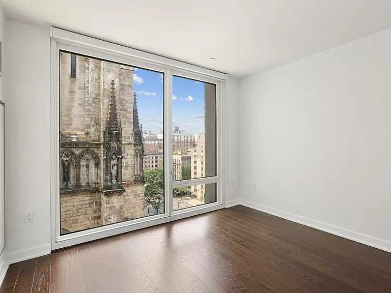 400 W 113th St #826 — Photo 3