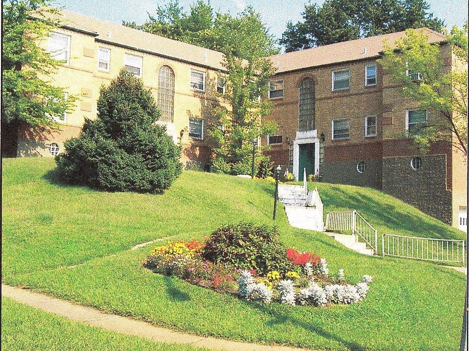 1st image of 1269 Moorlands Dr APT E