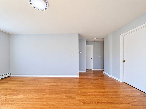 3rd image of 547 Bergen Blvd Floor 2