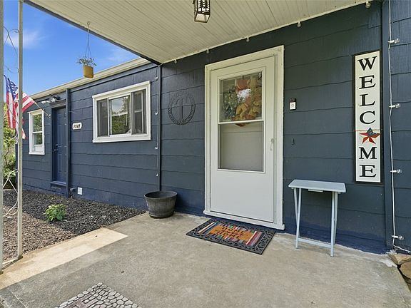 4th image of 1048 Unity Center Rd