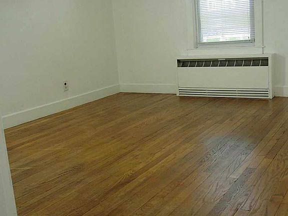 5th image of 1445 Douglas Ave