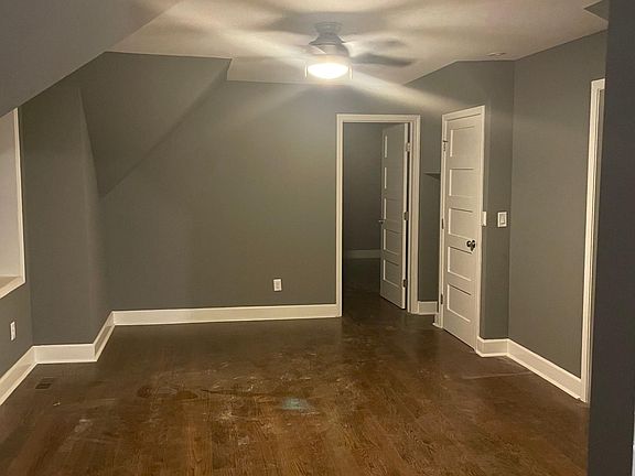 2nd image of 805 S Claremont Ave #3