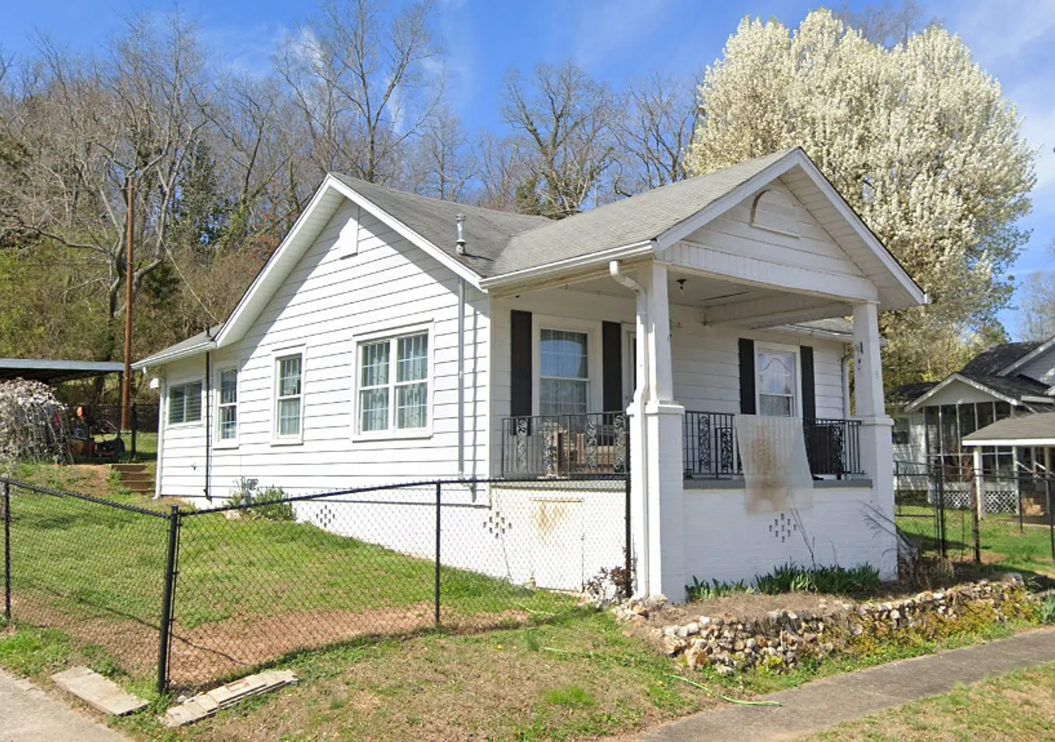 2 Bedrooms- 2 Bathrooms- Home in Lindale! — Photo 1