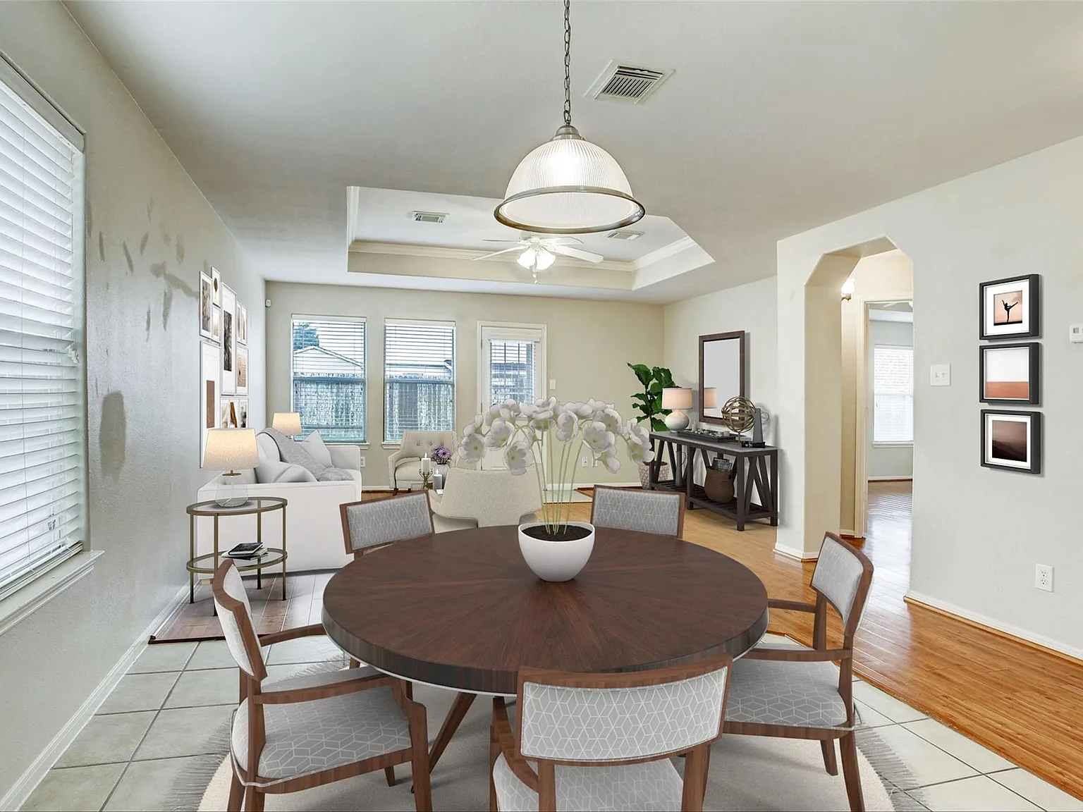 4 bed, 2.5 bath, 2572 sqft, $2,300 — Photo 4