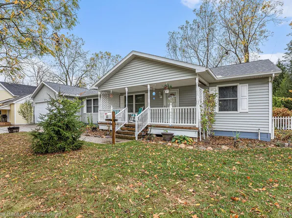 33 Union St, Lapeer, MI 48446