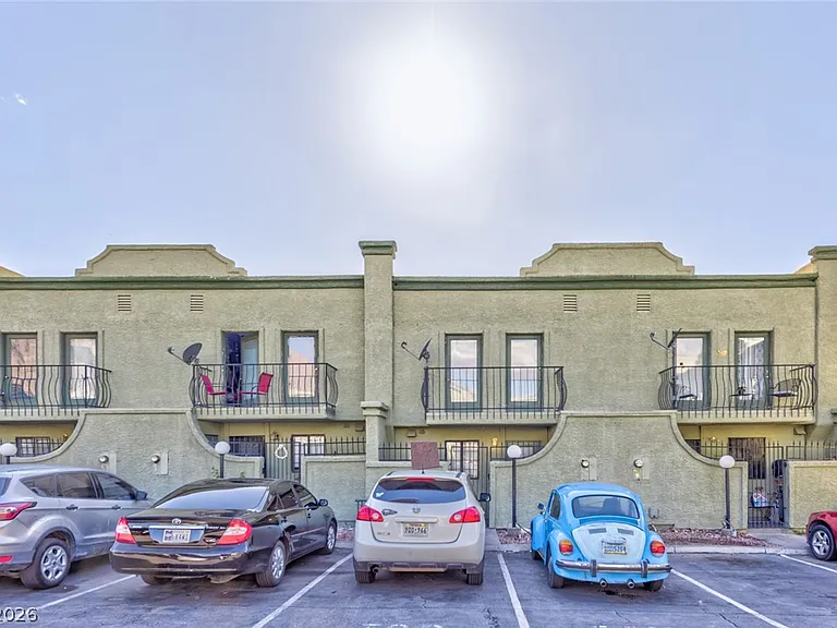7030 Burcot Ave #K113 — Photo 1