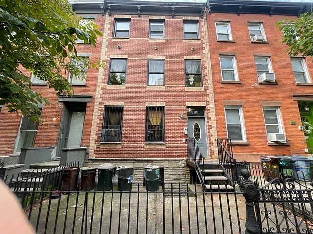 1st image of 184 Nelson St APT 3