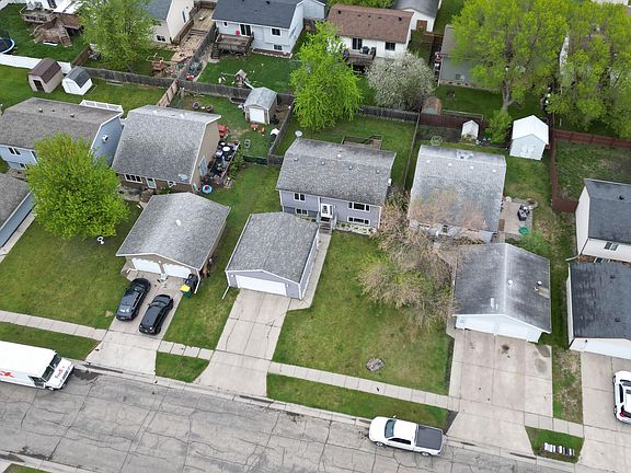 5th image of 1918 5th Ave E