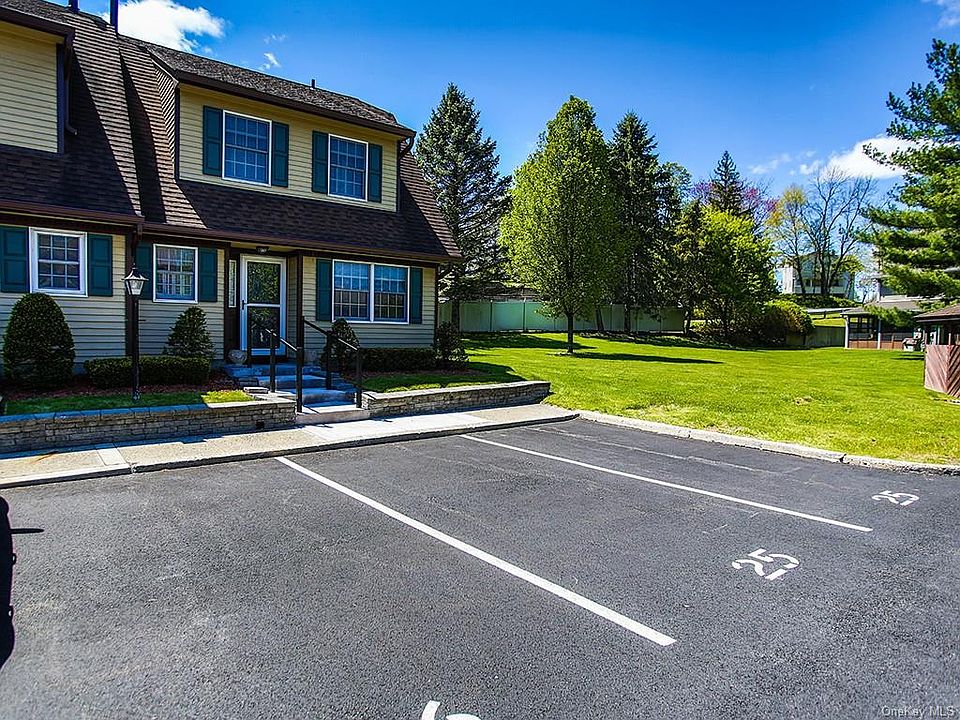 1st image of 25 Wintergreen Ct