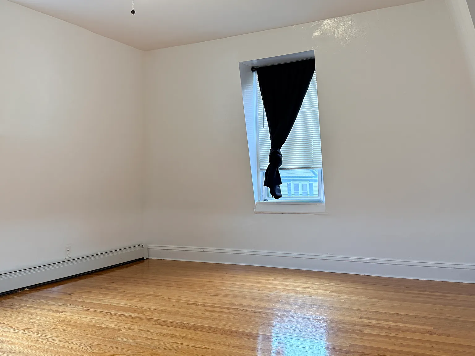 2 bed, 1000 sqft, $2,600 — Photo 3