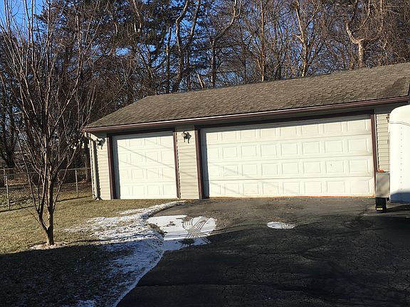 3 car heated garage