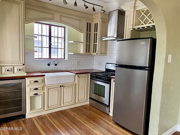 3rd image of 2530 Louisville Ave #A