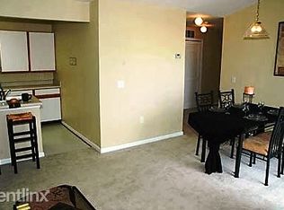 1206 N Towne Commons Blvd, Fenton, MI 48430