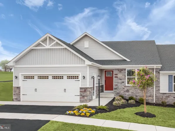 400 Mina Cir, Greencastle, PA 17225