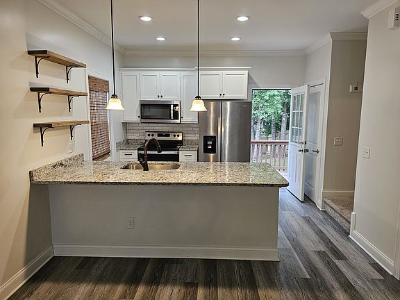 2nd image of 1770 17th Ave NE