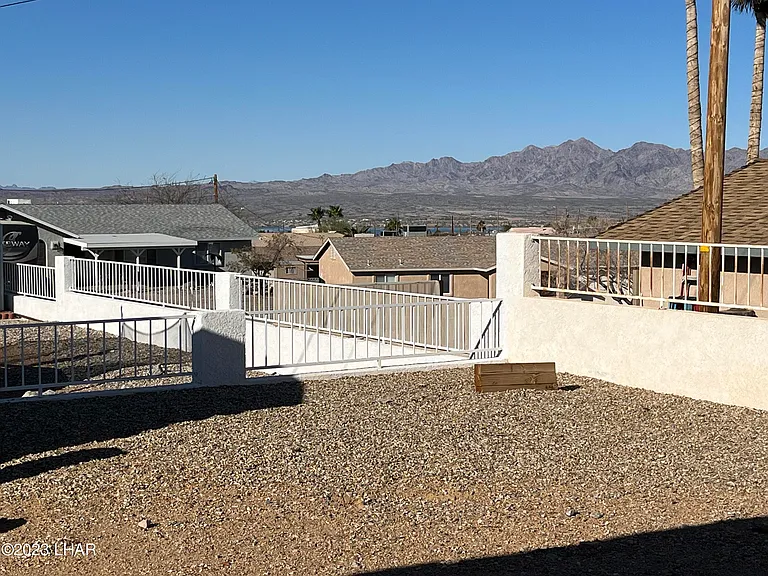 2557 Palisades Dr — Photo 23