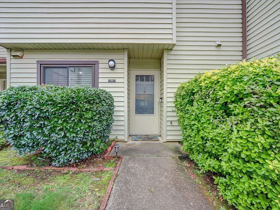 1st image of 1182 Country Ct