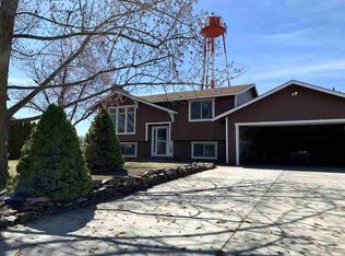 5521 N Farmfield Rd, Newman Lake, WA 99025