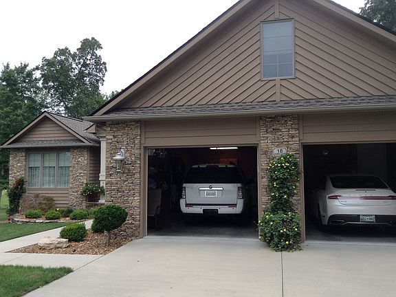 2nd image of 18 Thames Ct