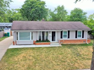 609 Maple Ln, Elk Grove Village, IL 60007