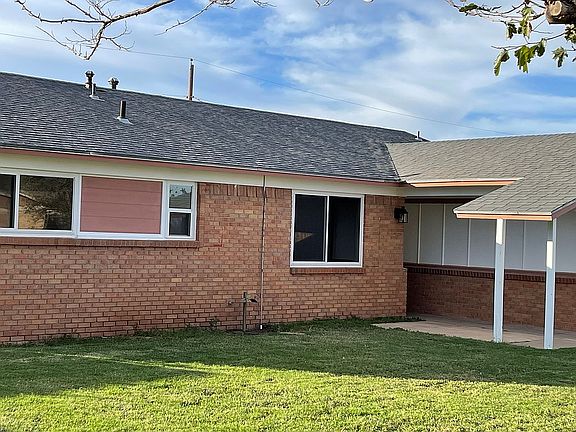 2nd image of 4718 Erie Dr