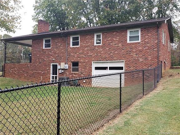 5th image of 126 Fieldstone Farm Dr