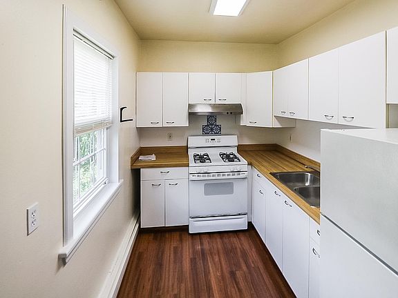 3rd image of 14 Church St #D