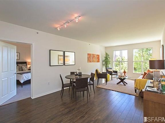 4th image of 140 S Van Ness St #422