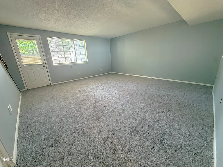 7718 Kelley Ct — Photo 6