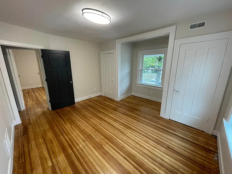 1506 W Grand Ave — Photo 17